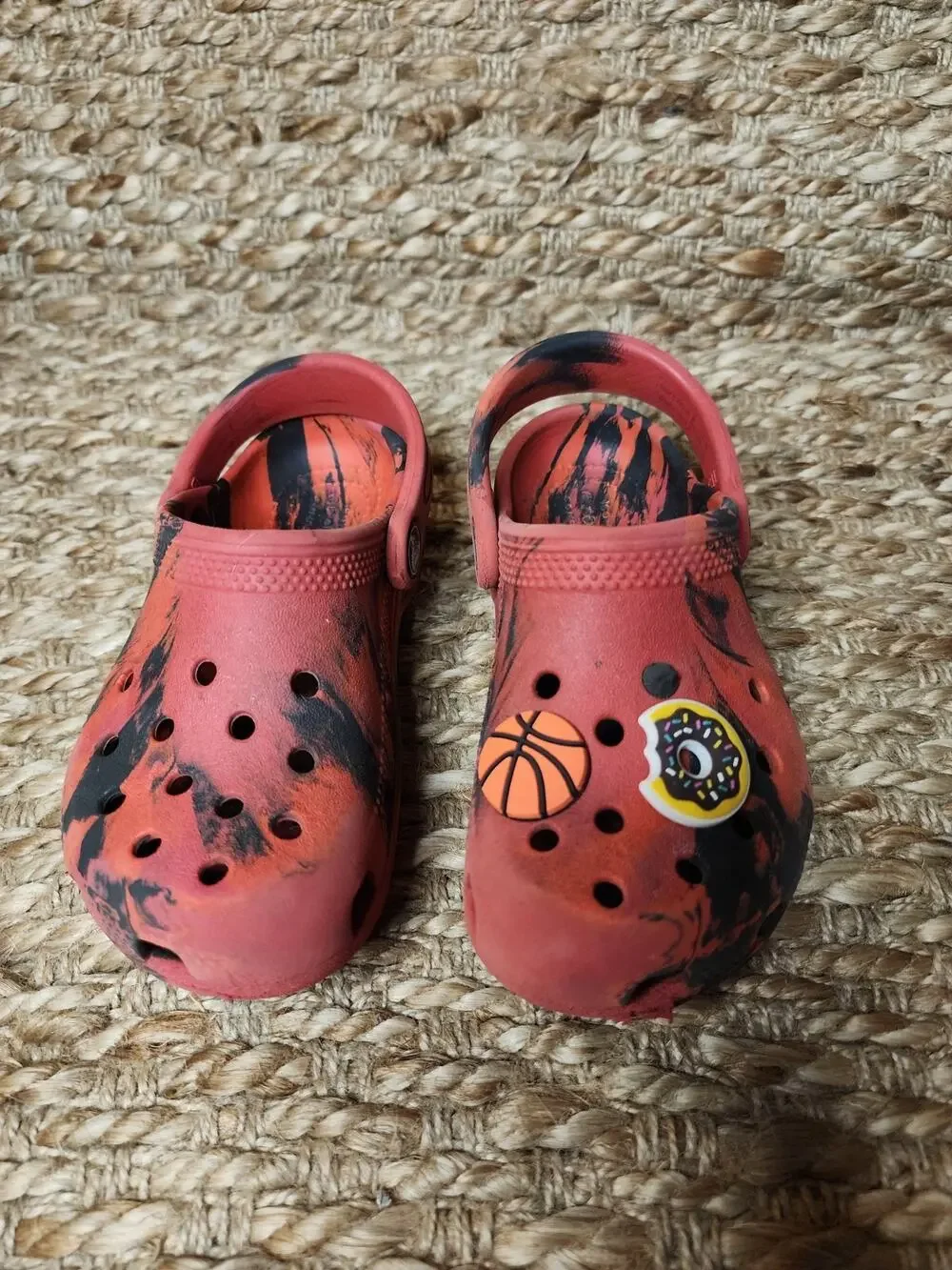 Crocs Classic Kids Toddler Red and Black Marble Shoes Clogs Size C 11